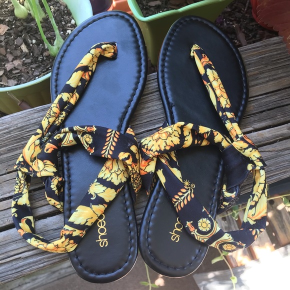 Black and yellow yoga sling flip flops NWOT - Picture 4 of 9